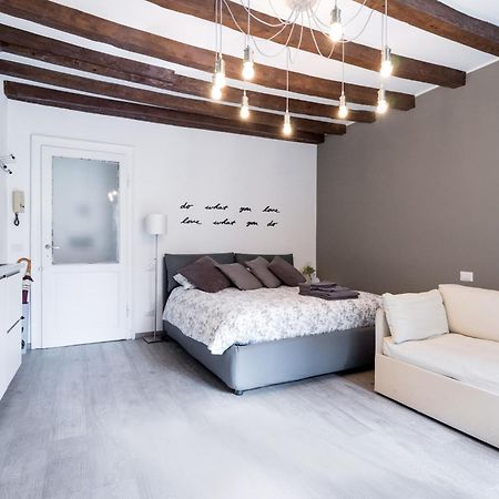 Navigli - Vigevano 45 & Casale 3A Studios ميلان المظهر الخارجي الصورة